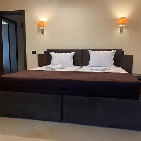 Konukevi Ando Mamaia Nord