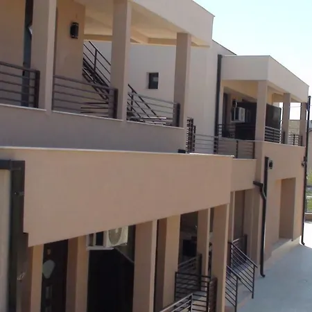 Ando Mamaia Nord Konukevi 3*