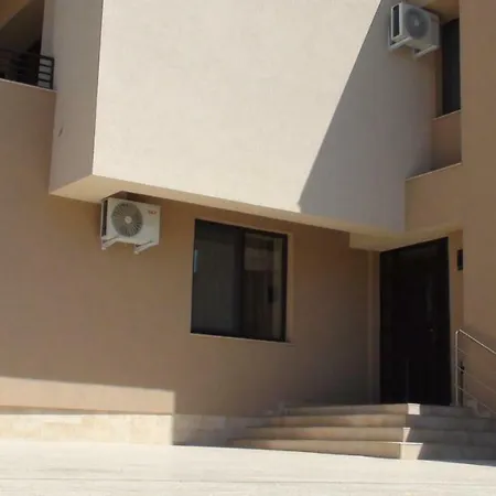 Konukevi Ando Mamaia Nord 3*